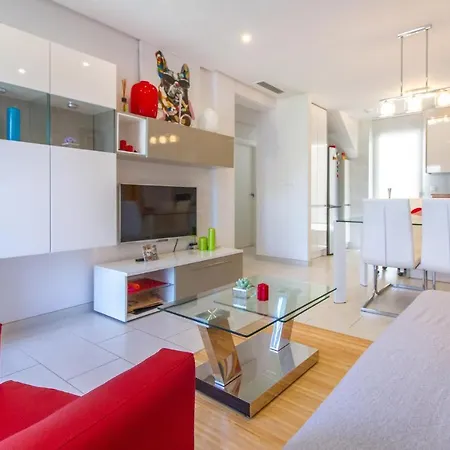 3 Bedroom Stunning In Ferienhaus Torrevieja